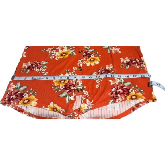 Upgrade Your Wardrobe with the Bobbie Brooks Floral Blouse, Size Medium - Picture 8 of 12